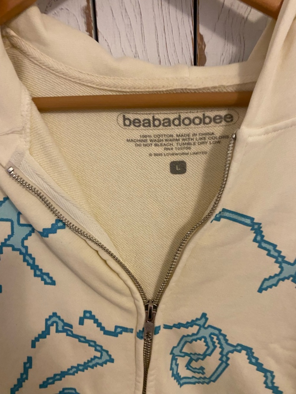 Beabadoobee Zip-Up Hoodie with Blue Graphic radvxz - Picture 2 of 4